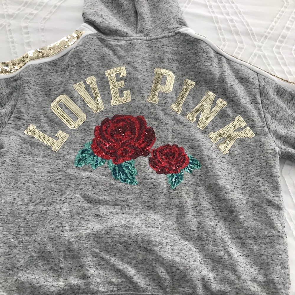 Gorgeous sequined Pink sweatshirt. Size M